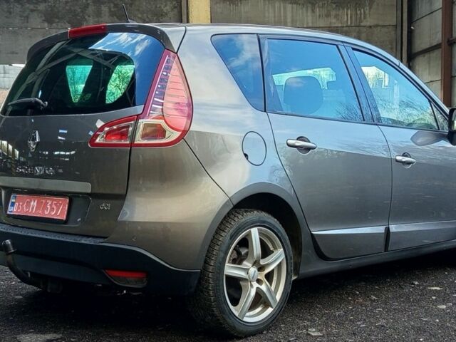 Серый Рено Сценик III, объемом двигателя 1.5 л и пробегом 200 тыс. км за 7300 $, фото 1 на Automoto.ua