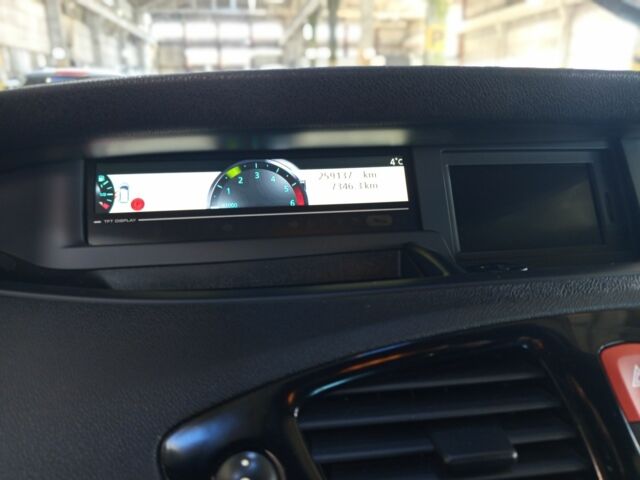 Серый Рено Сценик III, объемом двигателя 1.5 л и пробегом 200 тыс. км за 7300 $, фото 5 на Automoto.ua