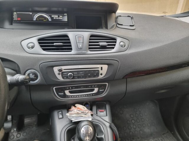 Серый Рено Сценик III, объемом двигателя 1.5 л и пробегом 326 тыс. км за 6500 $, фото 3 на Automoto.ua