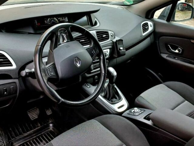 Серый Рено Сценик III, объемом двигателя 1.5 л и пробегом 278 тыс. км за 8300 $, фото 4 на Automoto.ua