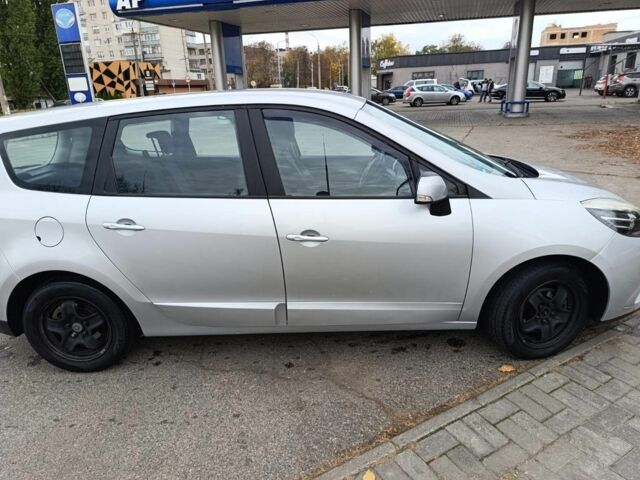 Рено Сценик III 2013 в Черкассах на Automoto.ua Серый Рено Сценик III, объемом двигателя 1.5 л и пробегом 253 тыс. км за 8400 $, фото 1 на Automoto.ua