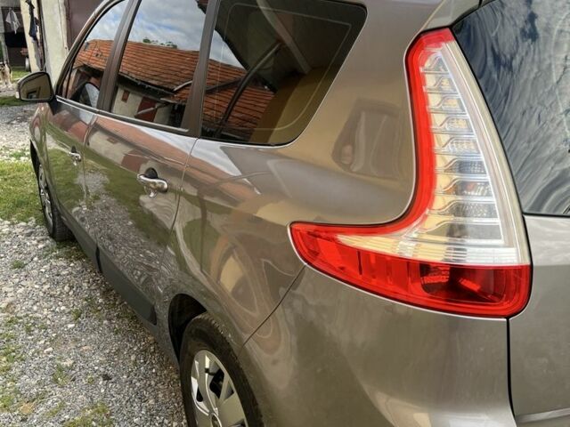 Серый Рено Сценик III, объемом двигателя 1.5 л и пробегом 233 тыс. км за 7000 $, фото 3 на Automoto.ua