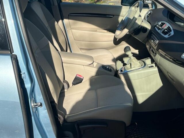 Синій Рено Сценік III, об'ємом двигуна 1.5 л та пробігом 244 тис. км за 6800 $, фото 16 на Automoto.ua