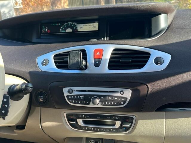 Синій Рено Сценік III, об'ємом двигуна 1.5 л та пробігом 244 тис. км за 6800 $, фото 23 на Automoto.ua