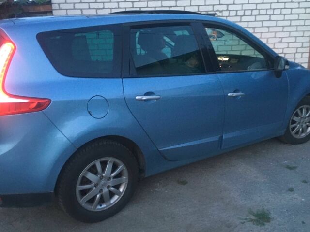 Синій Рено Сценік III, об'ємом двигуна 1.5 л та пробігом 234 тис. км за 7650 $, фото 1 на Automoto.ua