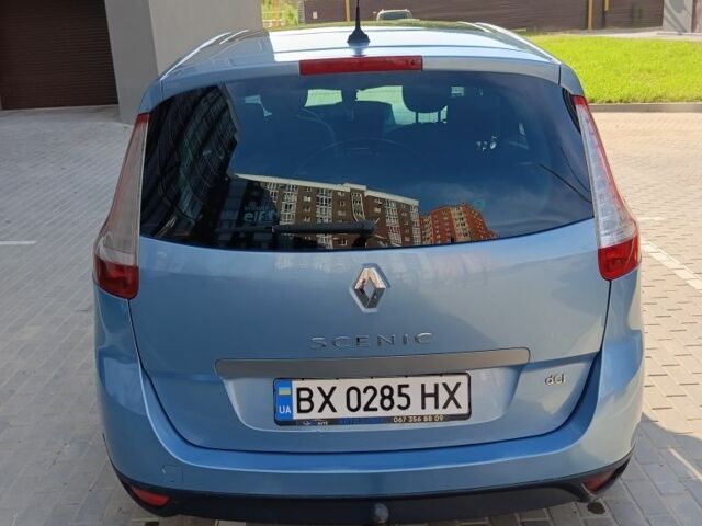 Рено Сценик III 2011 в Хмельницком на Automoto.ua Синий Рено Сценик III, объемом двигателя 1.5 л и пробегом 278 тыс. км за 6500 $, фото 5 на Automoto.ua
