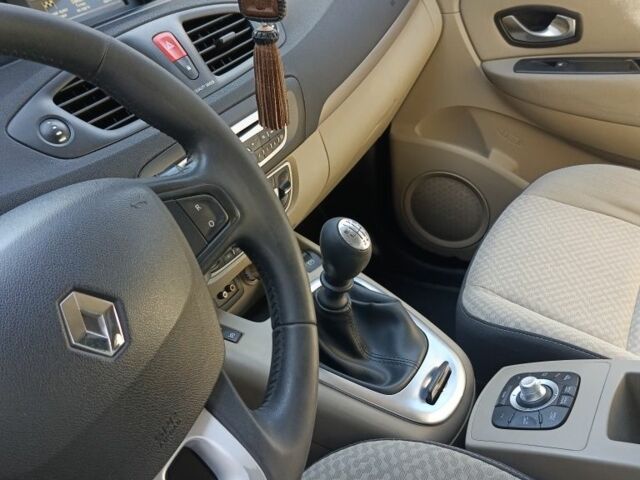 Рено Сценик III 2011 в Хмельницком на Automoto.ua Синий Рено Сценик III, объемом двигателя 1.5 л и пробегом 278 тыс. км за 6500 $, фото 6 на Automoto.ua