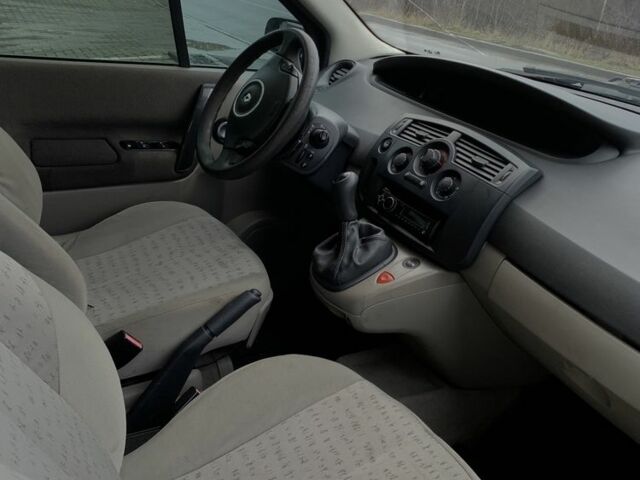 Зелений Рено Сценік III, об'ємом двигуна 1.5 л та пробігом 340 тис. км за 3800 $, фото 5 на Automoto.ua