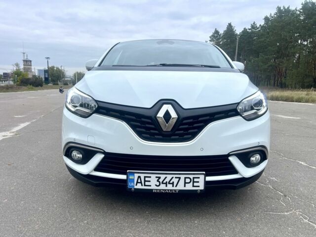 Белый Рено Сценик, объемом двигателя 1.5 л и пробегом 196 тыс. км за 12800 $, фото 1 на Automoto.ua