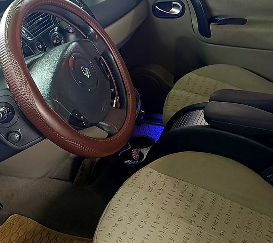 Рено Сценік 2006 у Синельниковом на Automoto.ua Білий Рено Сценік, об'ємом двигуна 1.5 л та пробігом 250 тис. км за 5500 $, фото 6 на Automoto.ua