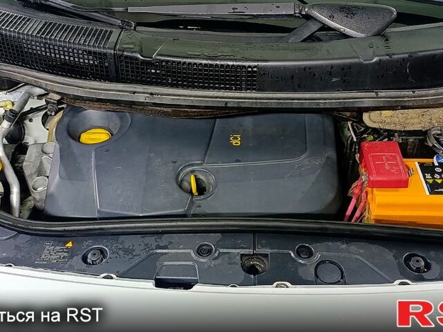 Рено Сценік 2006 у Синельниковом на Automoto.ua Білий Рено Сценік, об'ємом двигуна 1.5 л та пробігом 250 тис. км за 5500 $, фото 7 на Automoto.ua