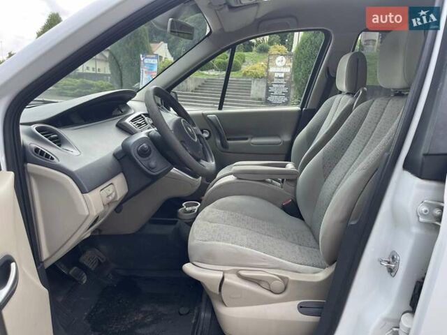 Білий Рено Сценік, об'ємом двигуна 1.46 л та пробігом 256 тис. км за 4950 $, фото 11 на Automoto.ua
