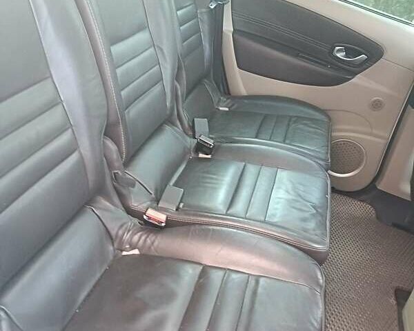Рено Сценик 2009 в Львове на Automoto.ua Белый Рено Сценик, объемом двигателя 2 л и пробегом 360 тыс. км за 7500 $, фото 7 на Automoto.ua