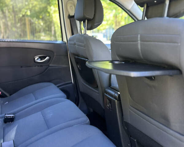 Білий Рено Сценік, об'ємом двигуна 1.6 л та пробігом 110 тис. км за 8200 $, фото 20 на Automoto.ua