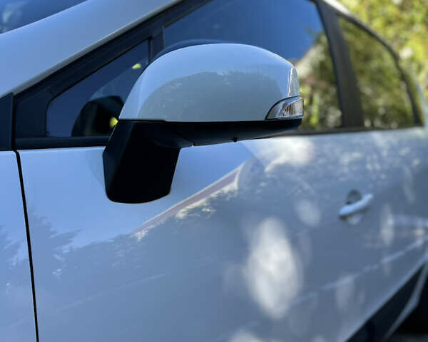 Білий Рено Сценік, об'ємом двигуна 1.6 л та пробігом 110 тис. км за 8200 $, фото 12 на Automoto.ua