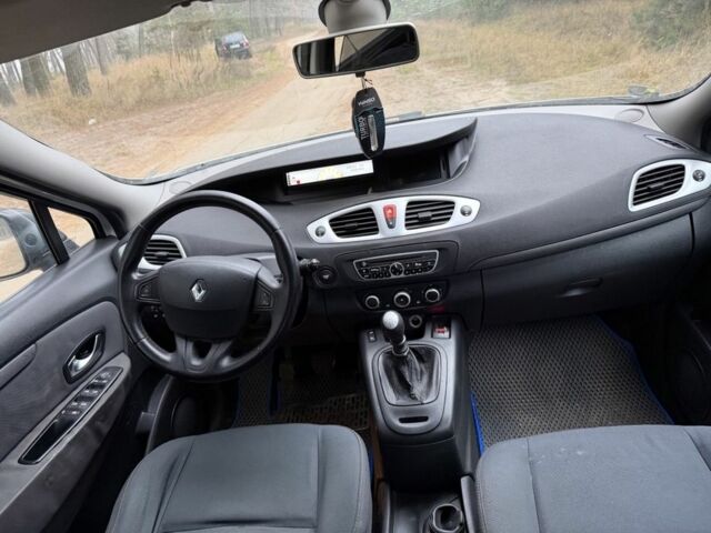 Белый Рено Сценик, объемом двигателя 1.5 л и пробегом 186 тыс. км за 5950 $, фото 12 на Automoto.ua