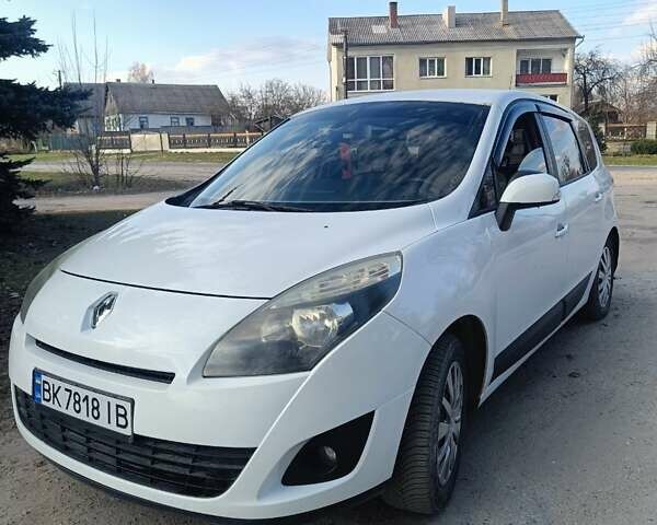 Білий Рено Сценік, об'ємом двигуна 1.46 л та пробігом 225 тис. км за 6500 $, фото 8 на Automoto.ua