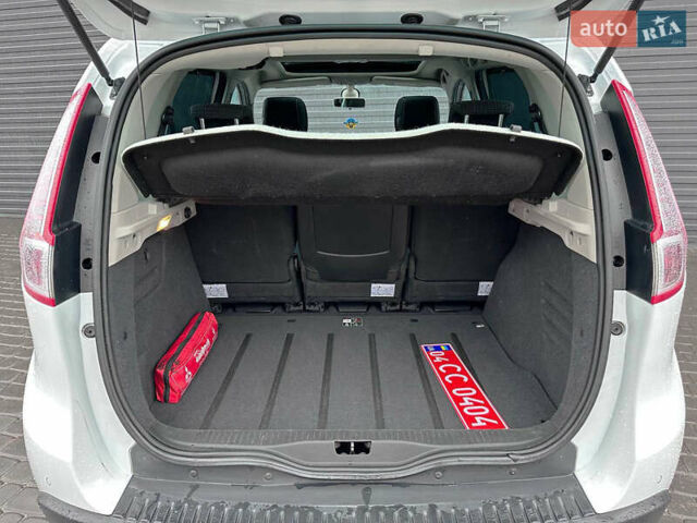 Белый Рено Сценик, объемом двигателя 1.4 л и пробегом 203 тыс. км за 7700 $, фото 7 на Automoto.ua