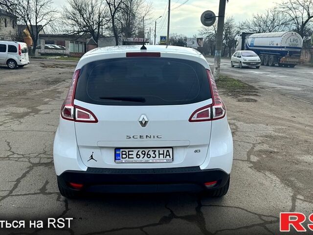 Белый Рено Сценик, объемом двигателя 1.5 л и пробегом 223 тыс. км за 6300 $, фото 5 на Automoto.ua