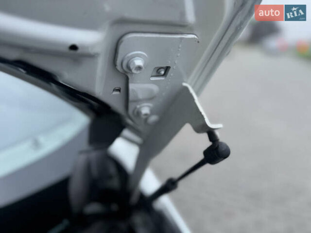 Білий Рено Сценік, об'ємом двигуна 1.6 л та пробігом 165 тис. км за 8200 $, фото 64 на Automoto.ua