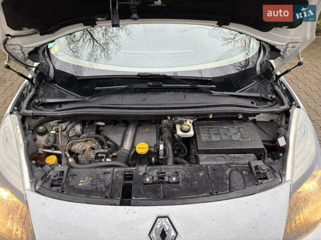 Белый Рено Сценик, объемом двигателя 1.46 л и пробегом 294 тыс. км за 6890 $, фото 38 на Automoto.ua