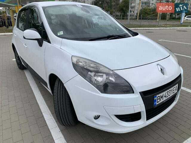Білий Рено Сценік, об'ємом двигуна 1.5 л та пробігом 250 тис. км за 5100 $, фото 1 на Automoto.ua