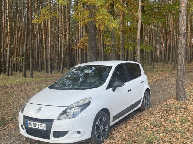 Білий Рено Сценік, об'ємом двигуна 1.5 л та пробігом 290 тис. км за 5998 $, фото 3 на Automoto.ua