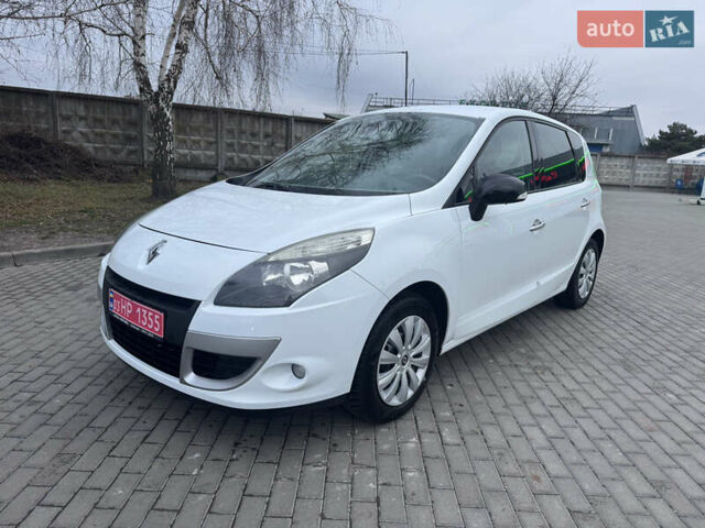 Білий Рено Сценік, об'ємом двигуна 1.6 л та пробігом 165 тис. км за 8200 $, фото 2 на Automoto.ua
