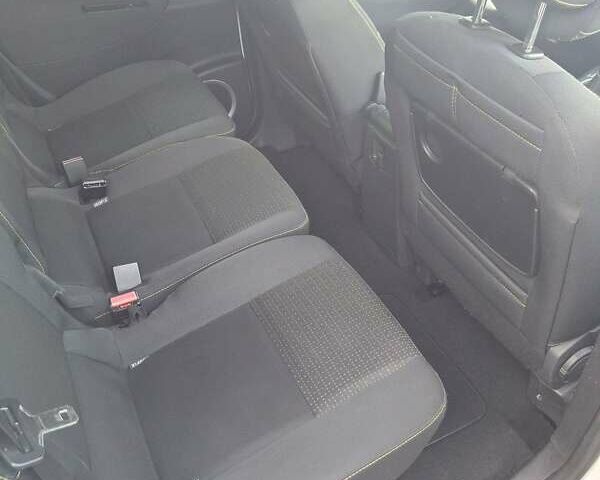 Білий Рено Сценік, об'ємом двигуна 2 л та пробігом 237 тис. км за 7500 $, фото 30 на Automoto.ua