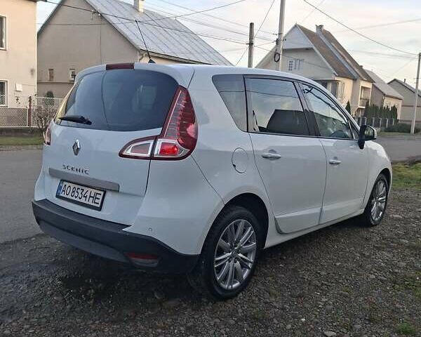 Білий Рено Сценік, об'ємом двигуна 2 л та пробігом 237 тис. км за 7500 $, фото 44 на Automoto.ua