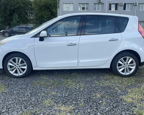 Рено Сценик 2010 в Луцке на Automoto.ua Белый Рено Сценик, объемом двигателя 1.5 л и пробегом 218 тыс. км за 7500 $, фото 3 на Automoto.ua