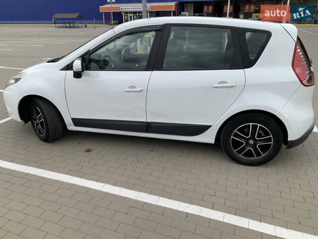 Білий Рено Сценік, об'ємом двигуна 1.5 л та пробігом 250 тис. км за 5100 $, фото 5 на Automoto.ua