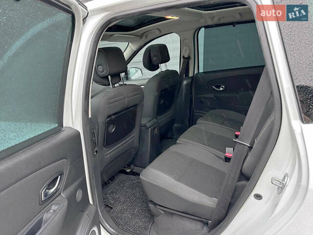 Белый Рено Сценик, объемом двигателя 1.4 л и пробегом 203 тыс. км за 7700 $, фото 6 на Automoto.ua