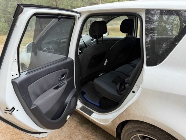 Белый Рено Сценик, объемом двигателя 1.5 л и пробегом 186 тыс. км за 5950 $, фото 8 на Automoto.ua