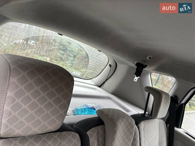 Белый Рено Сценик, объемом двигателя 1.46 л и пробегом 294 тыс. км за 6890 $, фото 16 на Automoto.ua