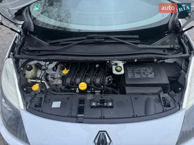 Білий Рено Сценік, об'ємом двигуна 1.6 л та пробігом 165 тис. км за 8200 $, фото 61 на Automoto.ua