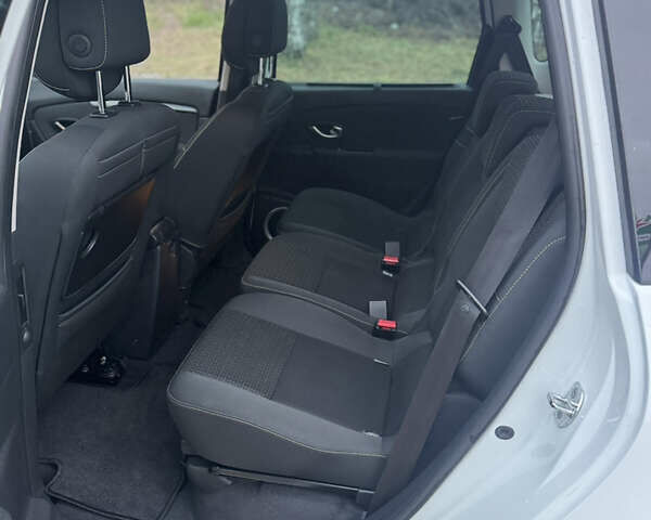 Білий Рено Сценік, об'ємом двигуна 1.6 л та пробігом 165 тис. км за 8200 $, фото 44 на Automoto.ua