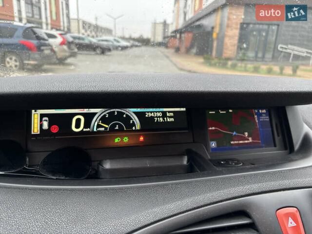 Белый Рено Сценик, объемом двигателя 1.46 л и пробегом 294 тыс. км за 6890 $, фото 35 на Automoto.ua