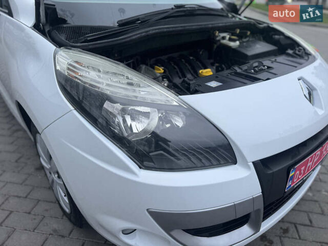 Білий Рено Сценік, об'ємом двигуна 1.6 л та пробігом 165 тис. км за 8200 $, фото 69 на Automoto.ua
