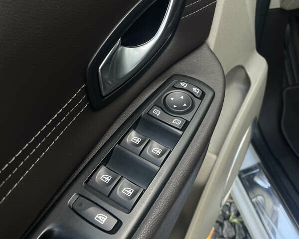 Рено Сценик 2010 в Луцке на Automoto.ua Белый Рено Сценик, объемом двигателя 1.5 л и пробегом 218 тыс. км за 7500 $, фото 13 на Automoto.ua