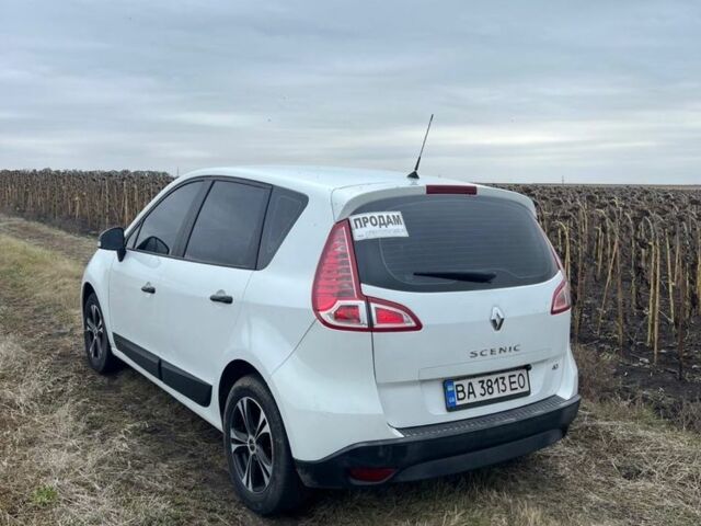 Рено Сценик 2010 в Кропивницком (Кировограде) на Automoto.ua Белый Рено Сценик, объемом двигателя 1.5 л и пробегом 280 тыс. км за 6400 $, фото 14 на Automoto.ua
