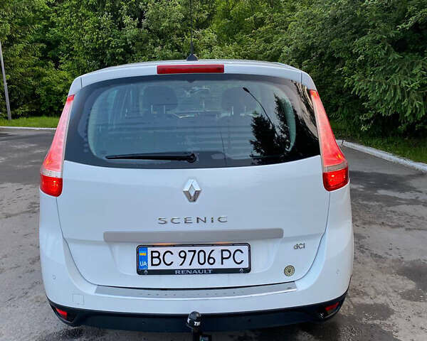 Рено Сценик 2010 в Львове на Automoto.ua Белый Рено Сценик, объемом двигателя 1.46 л и пробегом 230 тыс. км за 8800 $, фото 6 на Automoto.ua