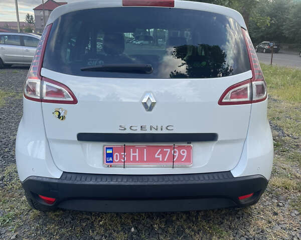 Рено Сценик 2010 в Луцке на Automoto.ua Белый Рено Сценик, объемом двигателя 1.5 л и пробегом 218 тыс. км за 7500 $, фото 5 на Automoto.ua