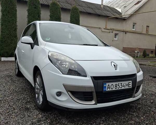 Білий Рено Сценік, об'ємом двигуна 2 л та пробігом 237 тис. км за 7500 $, фото 3 на Automoto.ua