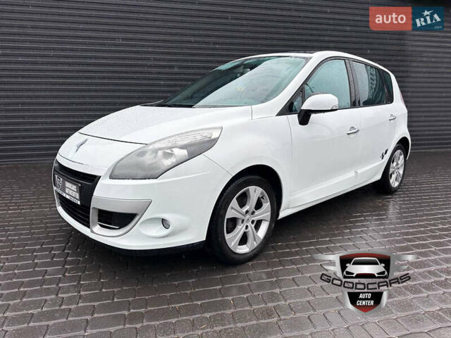 Белый Рено Сценик, объемом двигателя 1.4 л и пробегом 203 тыс. км за 7700 $, фото 2 на Automoto.ua