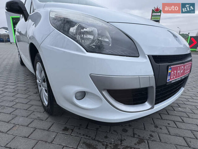 Білий Рено Сценік, об'ємом двигуна 1.6 л та пробігом 165 тис. км за 8200 $, фото 18 на Automoto.ua