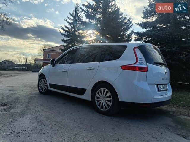 Білий Рено Сценік, об'ємом двигуна 1.46 л та пробігом 225 тис. км за 6500 $, фото 9 на Automoto.ua