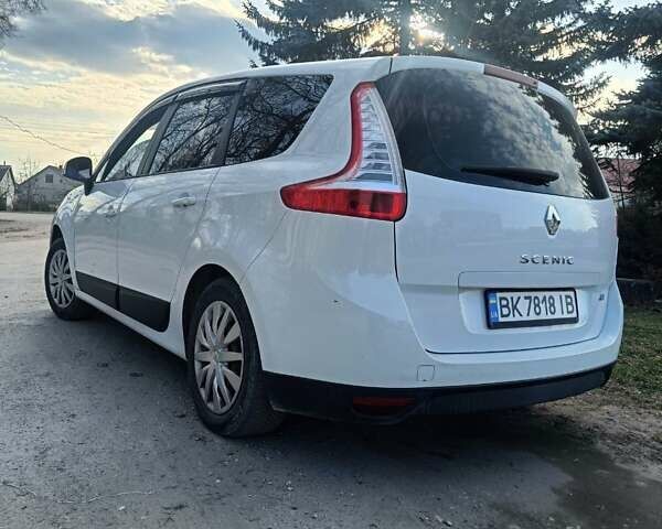 Білий Рено Сценік, об'ємом двигуна 1.46 л та пробігом 225 тис. км за 6500 $, фото 5 на Automoto.ua