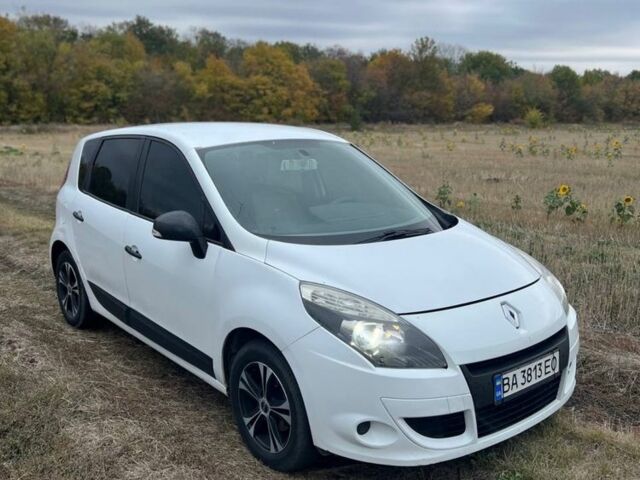 Рено Сценик 2010 в Кропивницком (Кировограде) на Automoto.ua Белый Рено Сценик, объемом двигателя 1.5 л и пробегом 280 тыс. км за 6400 $, фото 2 на Automoto.ua