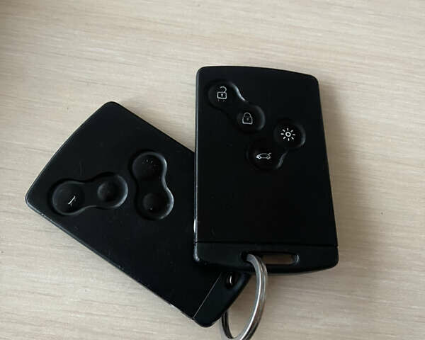 Белый Рено Сценик, объемом двигателя 1.5 л и пробегом 221 тыс. км за 6800 $, фото 28 на Automoto.ua